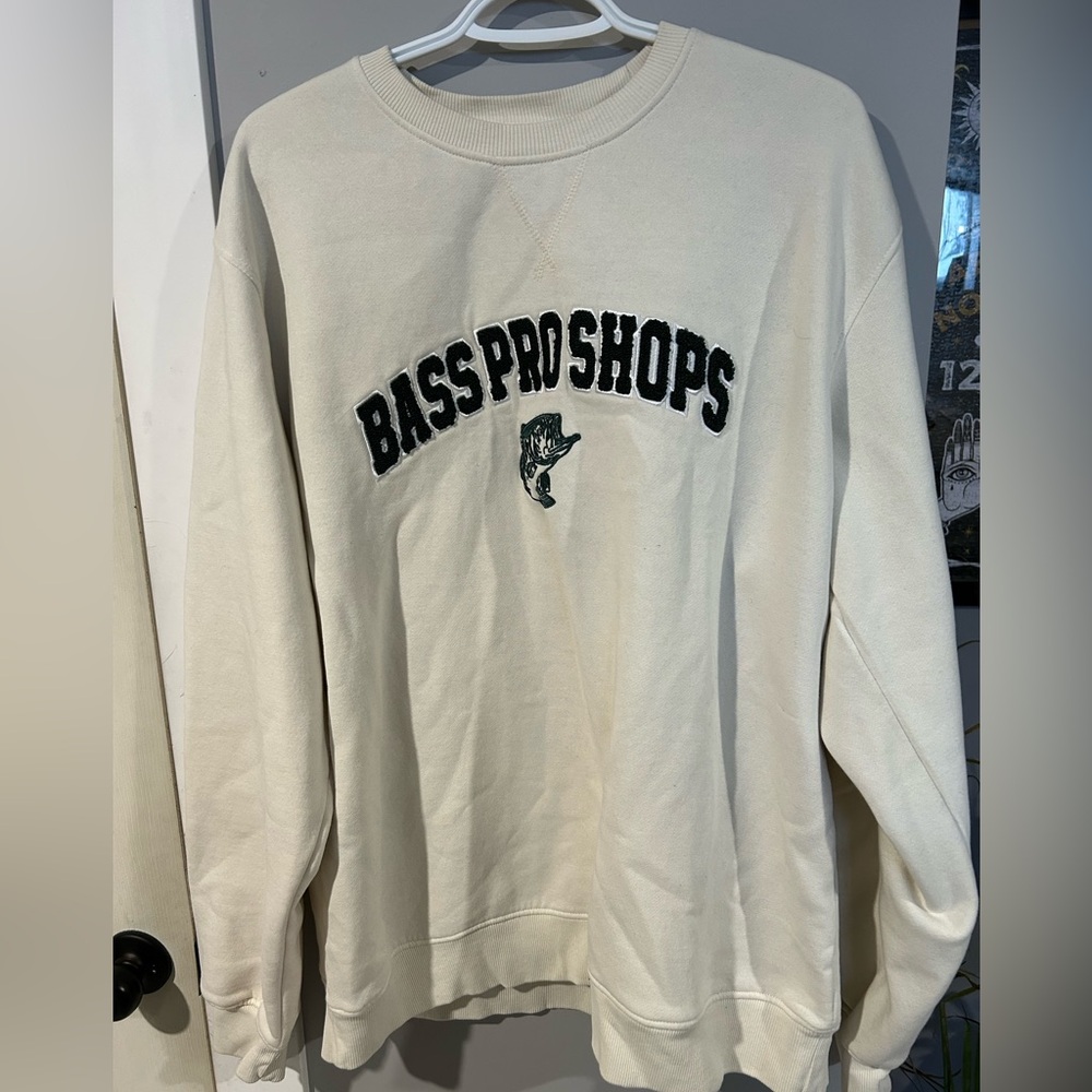 Bass Pro Shops Off-White Crewneck Sweater